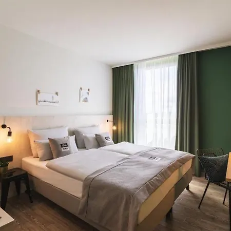 - The Niu Tab Main Station By Ihg Düsseldorf