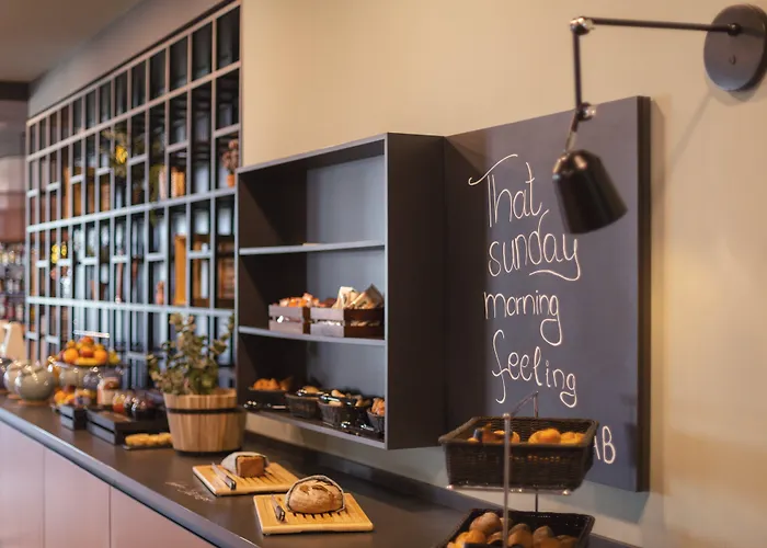 - The Niu Tab Main Station By Ihg 호텔 3*