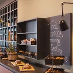 - The Niu Tab Main Station By Ihg Hotel 3*