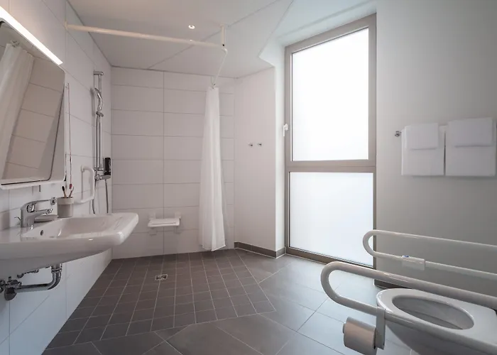 - The Niu Tab Main Station By Ihg Hotell 3*